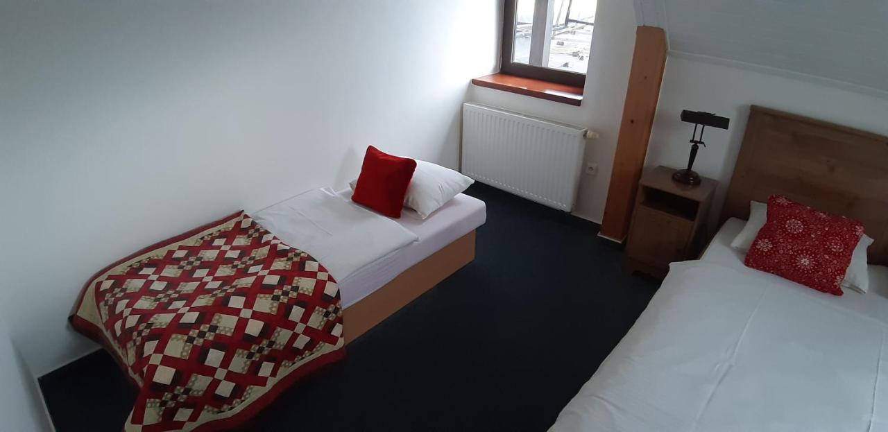 Vila Fenix B&B รูชอมแบรอค ภายนอก รูปภาพ