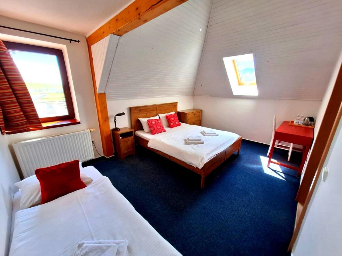 Vila Fenix B&B รูชอมแบรอค ภายนอก รูปภาพ