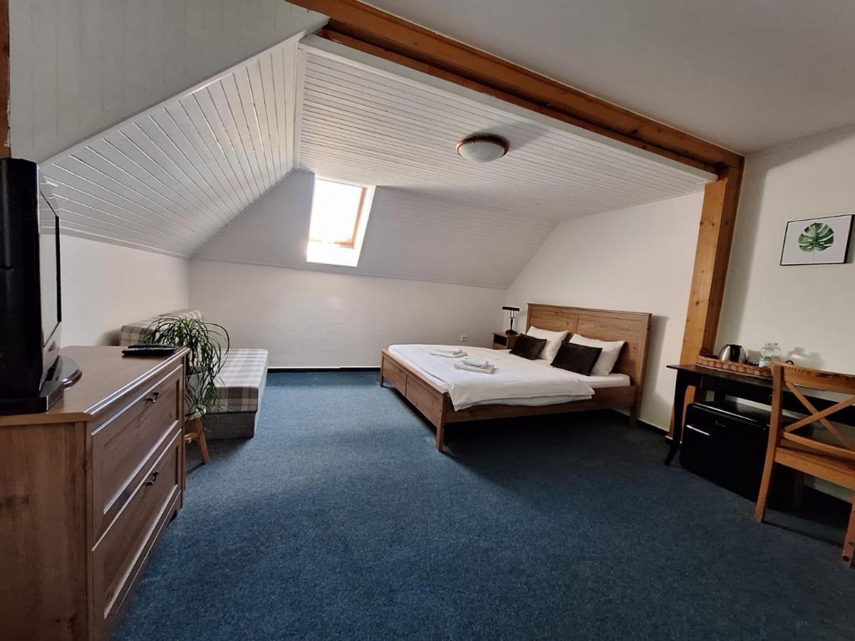 Vila Fenix B&B รูชอมแบรอค ภายนอก รูปภาพ