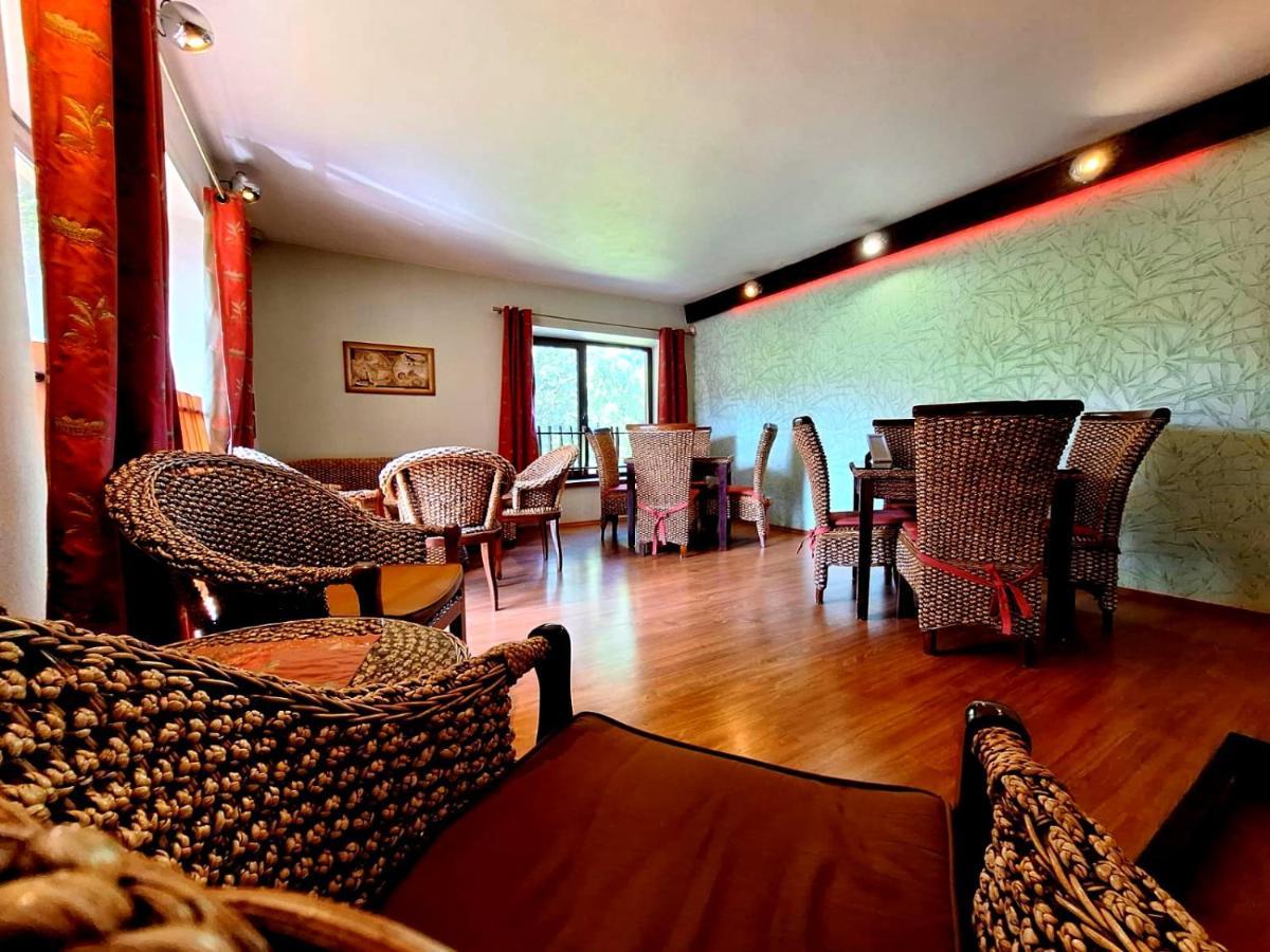 Vila Fenix B&B รูชอมแบรอค ภายนอก รูปภาพ