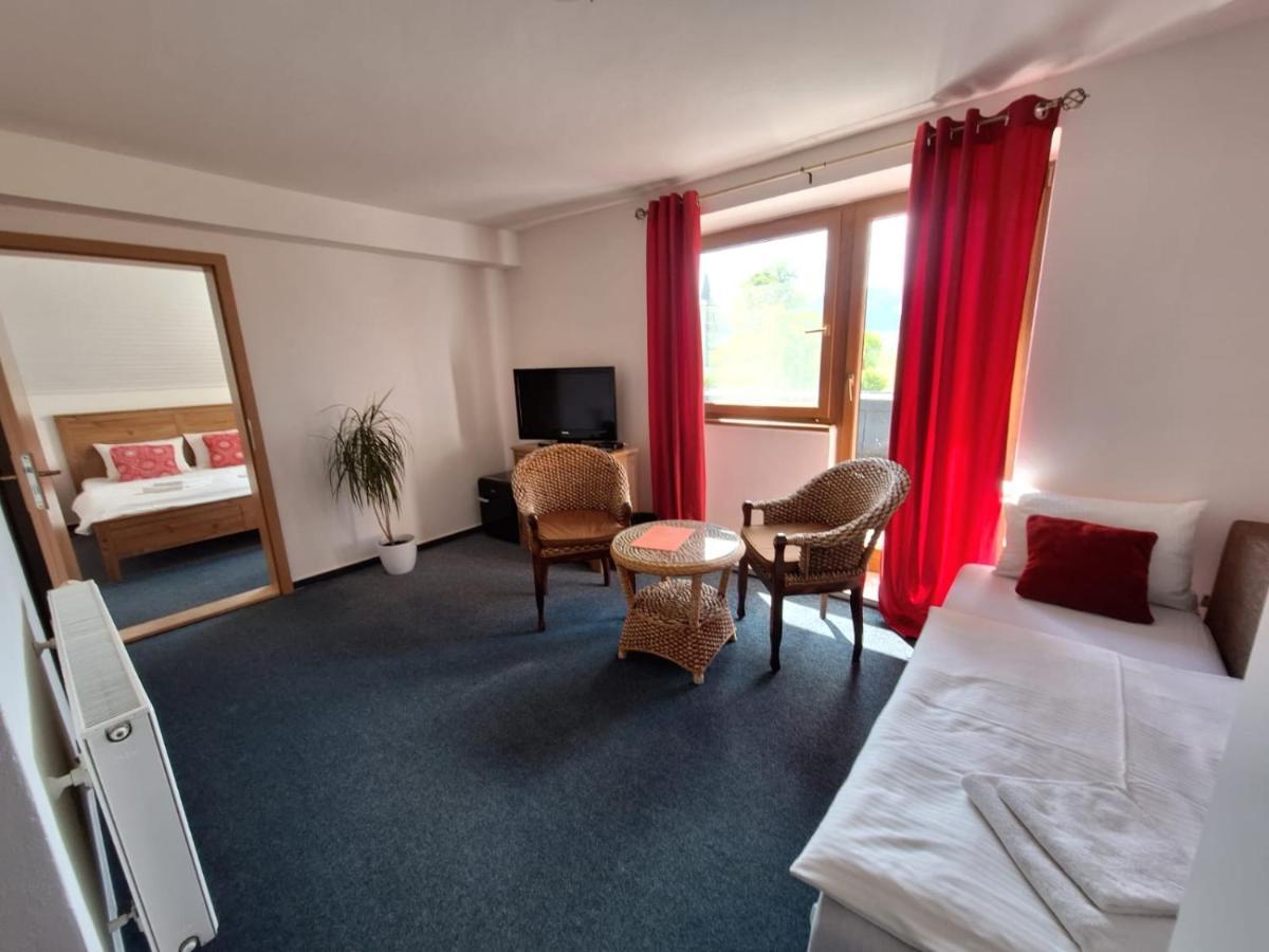 Vila Fenix B&B รูชอมแบรอค ภายนอก รูปภาพ