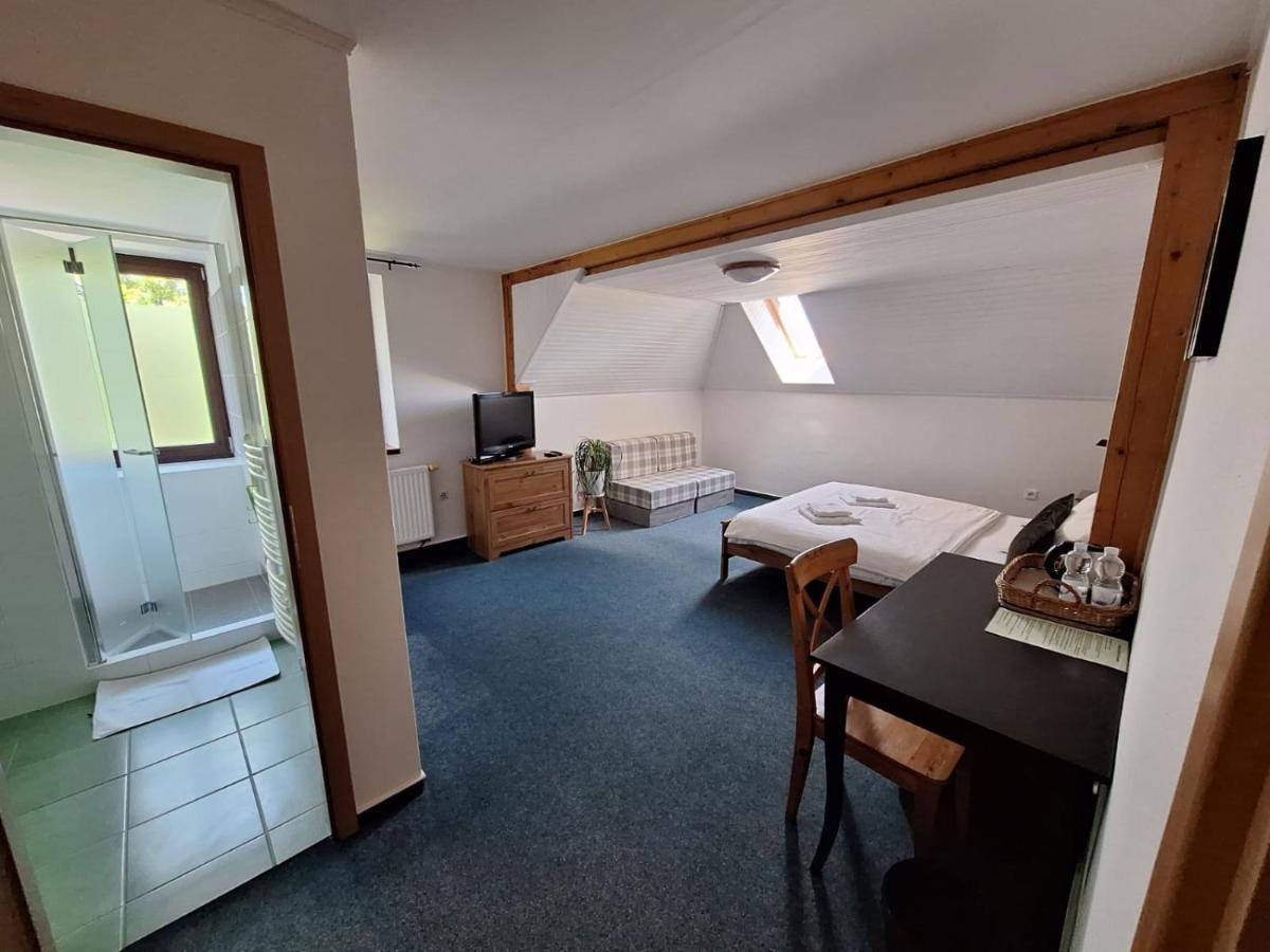 Vila Fenix B&B รูชอมแบรอค ภายนอก รูปภาพ